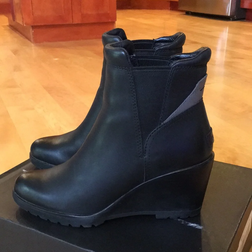 SOREL | After Hours Chelsea Boot Wedge Weatherproof Black Leather
